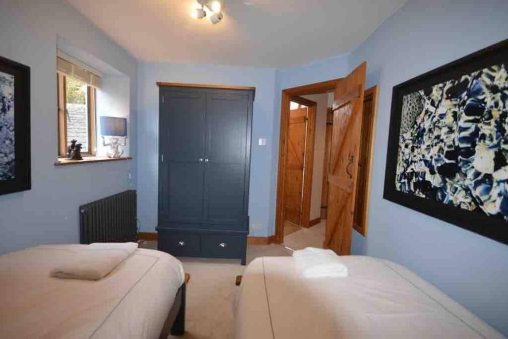 The Old Manor Coach House Apartment Cirencester Exterior photo